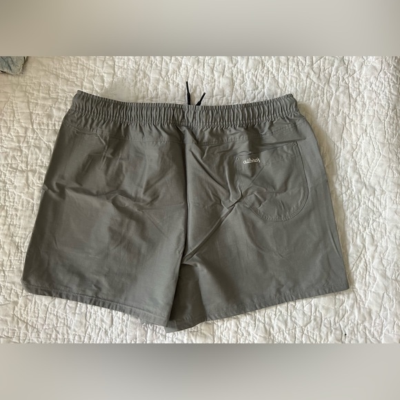Allbirds women’s Natural Run Short - Picture 4 of 7